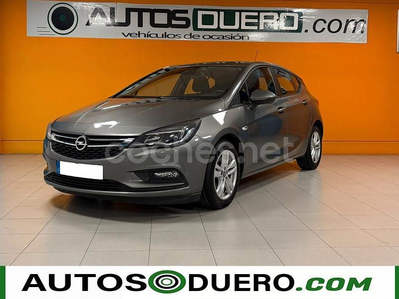 Gris / plata Usado 2019 Opel Astra Selective Berlina | 11.990 € (Precio justo) - Imagen 1/4