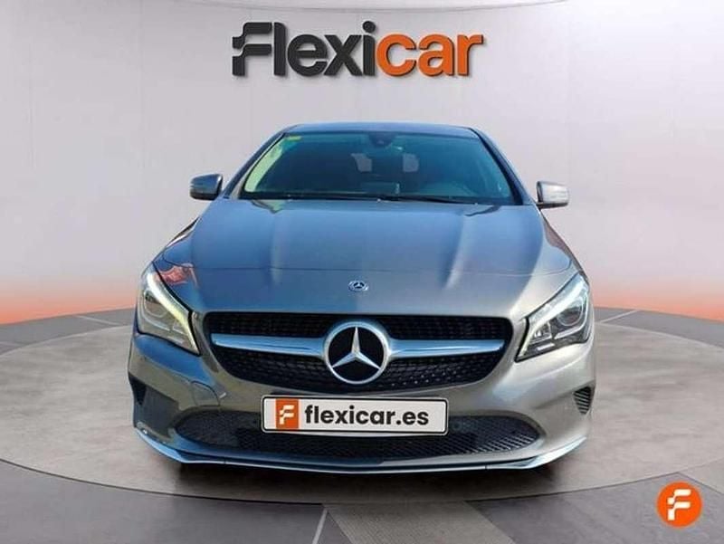 Usado Mercedes CLA200 Shooting Brake 137 CV (100 kW) 2018 Gris Familiar