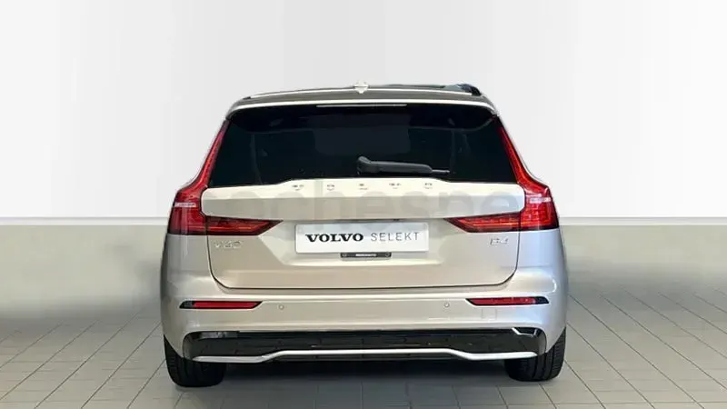 Usado Volvo V60 Plus 197 CV (144 kW) 2025 Gris / plata Familiar