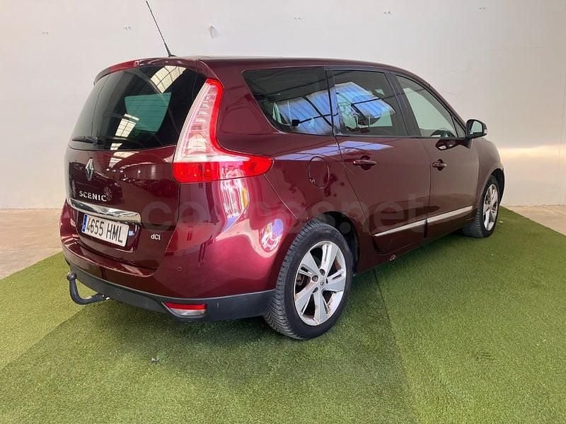 Usado Renault Grand Scénic III Bose Edition 130 CV (95 kW) 2012 Granate Monovolumen
