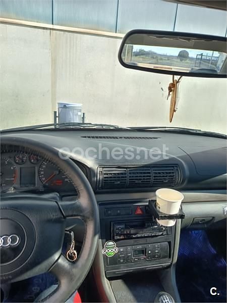 Usado Audi A4 150 CV (110 kW) 1999 Gris / plata Berlina