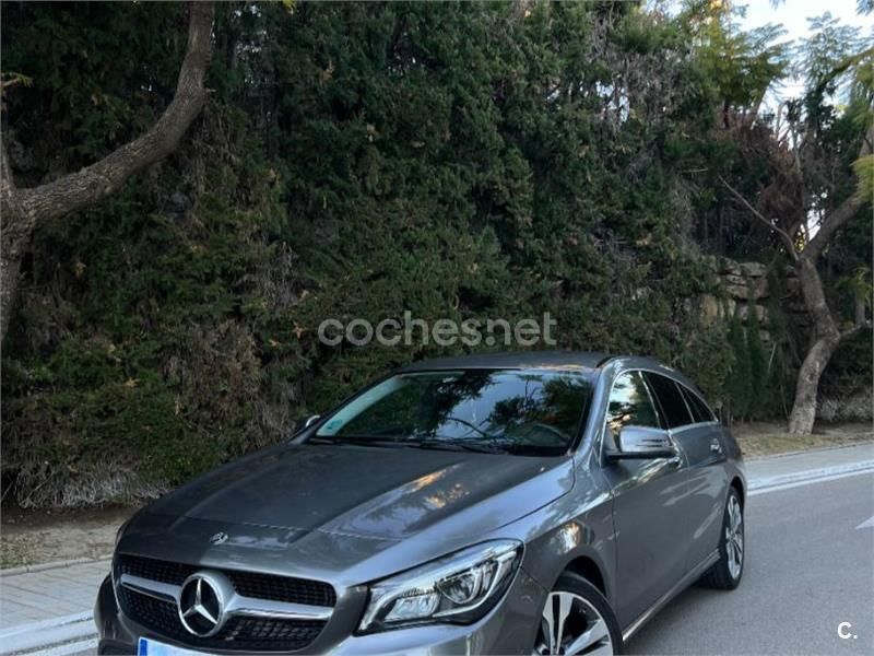 Gris / plata Usado 2018 Mercedes CLA200 Shooting Brake Familiar | 17.500 € (Precio justo) - Imagen 1/4