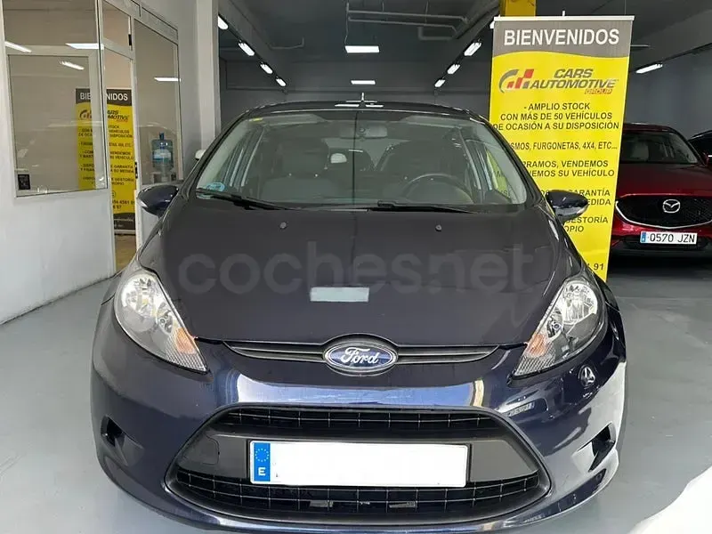 Usado Ford Fiesta Trend 82 CV (60 kW) 2012 Azul Berlina