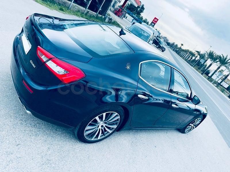 Usado Maserati Ghibli 275 CV (202 kW) 2015 Azul Berlina