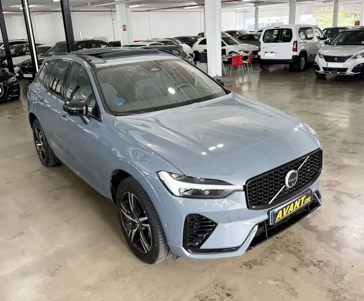 Usado Volvo XC60 R-Design 350 CV (257 kW) 2021 Gris / plata SUV