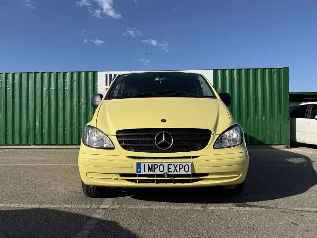 Usado Mercedes Vito 109 CV (80 kW) 2005 Amarillo Van