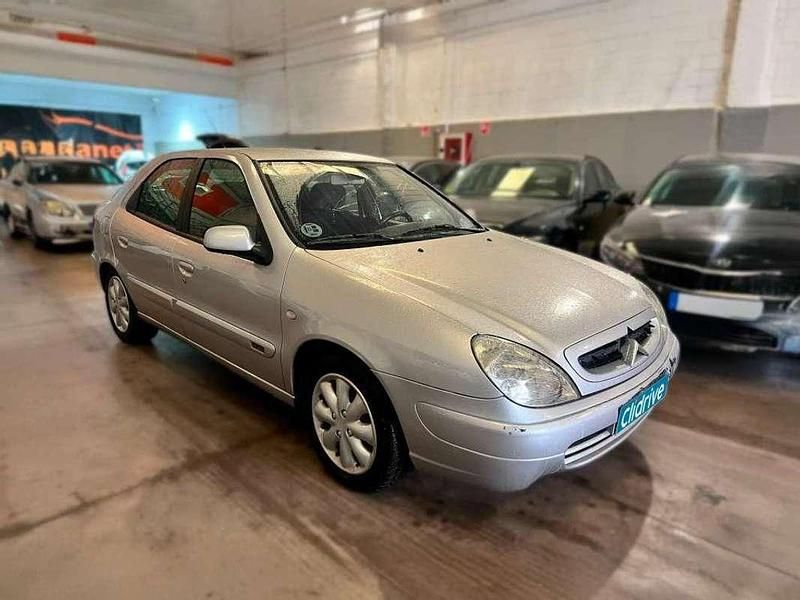 Usado Citroën Xsara 110 CV (80 kW) 2001 Gris / plata Berlina