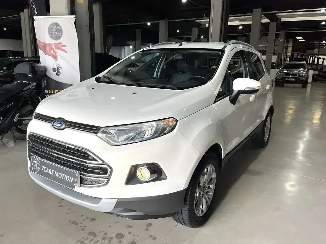 Usado Ford Ecosport Trend 111 CV (81 kW) 2015 Blanco SUV