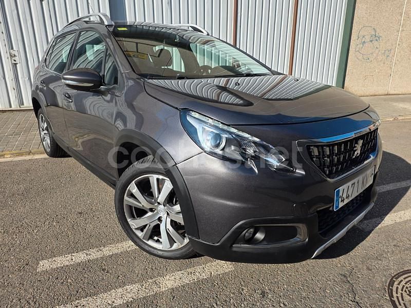 Usado Peugeot 2008 Allure 110 CV (80 kW) 2018 Gris / plata SUV