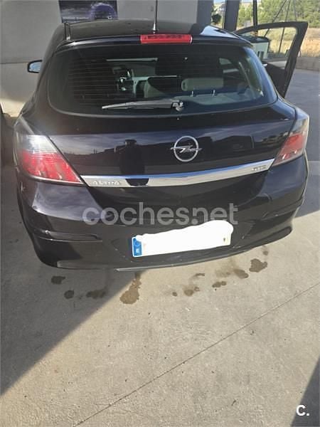 Usado Opel Astra GTC Sport 100 CV (73 kW) 2007 Negro Berlina