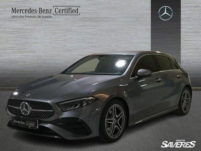 Gris montaña Usado 2025 Mercedes A180 AMG line | 32.900 € (Precio justo) - Imagen 1/4