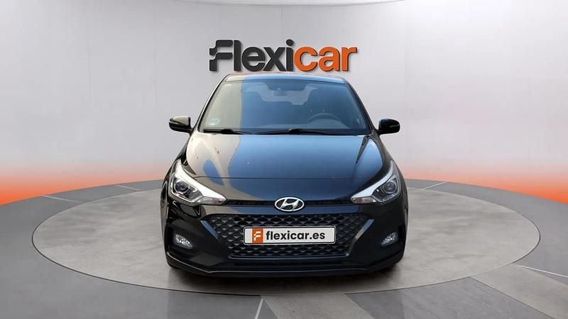 Usado Hyundai i20 100 CV (73 kW) 2018 Negro Berlina
