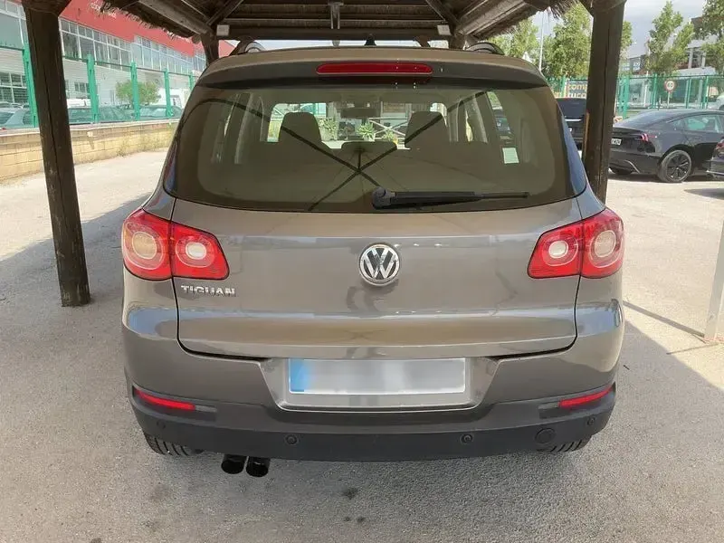 Usado VW Tiguan Advance 150 CV (110 kW) 2009 Gris / plata SUV