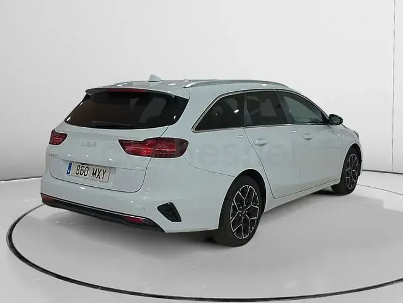 Usado Kia Ceed Style 100 CV (73 kW) 2025 Blanco Utilitario