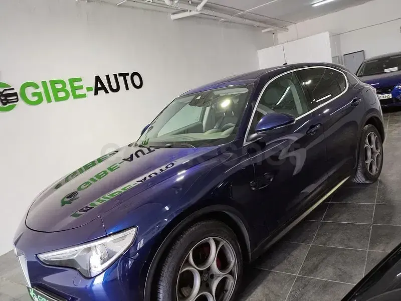 Usado Alfa Romeo Stelvio Executive 180 CV (132 kW) 2018 Azul SUV