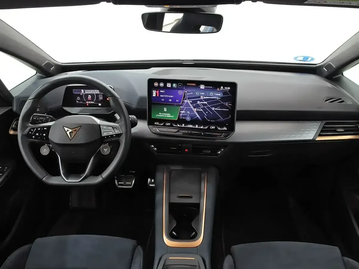 Usado Cupra Born e-Boost 169 kW (231 CV) 2025 Azul Utilitario