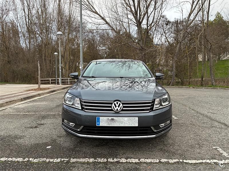 Usado VW Passat Edition 140 CV (102 kW) 2011 Gris / plata Berlina
