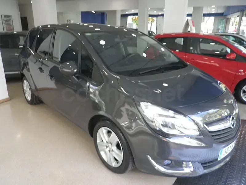 Usado Opel Meriva Selective 120 CV (88 kW) 2016 Gris / plata Monovolumen