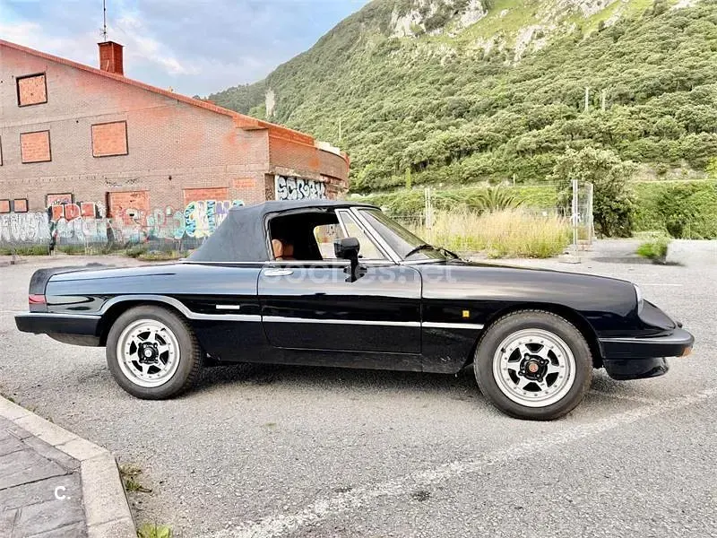Usado Alfa Romeo Spider 128 CV (94 kW) 1986 Negro Descapotable