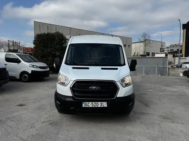Usado Ford Transit 131 HP (96 kW) 2021 Branco Sedan