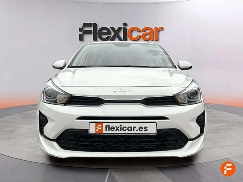 Usado Kia Rio 84 CV (61 kW) 2022 Blanco Utilitario