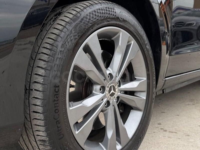 Usado Mercedes V220 163 CV (119 kW) 2022 Negro Monovolumen