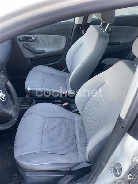 Usado Seat Ibiza 100 CV (73 kW) 2004 Blanco Utilitario