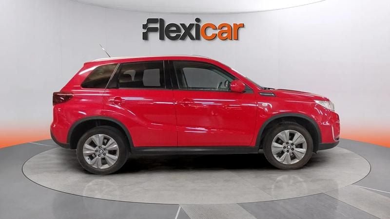 Usado Suzuki Vitara 111 CV (81 kW) 2019 Rojo SUV
