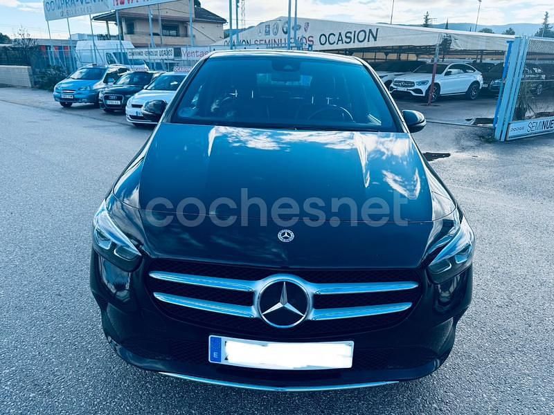 Usado Mercedes B180 116 CV (85 kW) 2022 Negro Monovolumen