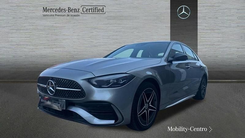 Mojave silver metallic paint Usado 2023 Mercedes C300 AMG line Berlina | 44.900 € - Imagen 1/4
