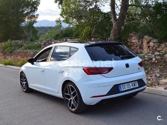 Usado Seat Leon FR 125 CV (91 kW) 2018 Blanco Berlina