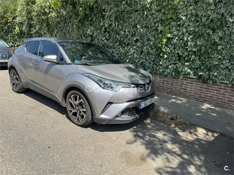 Usado Toyota C-HR Advance 122 CV (89 kW) 2019 Gris / plata SUV