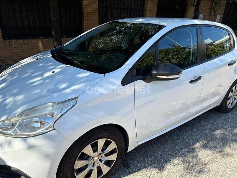 Usado Peugeot 208 Access 75 CV (55 kW) 2016 Blanco Utilitario