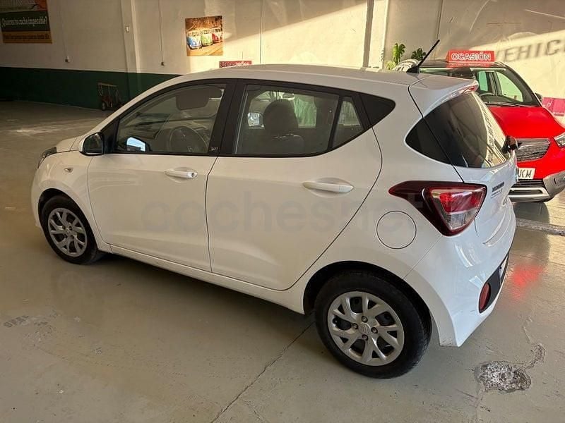 Usado Hyundai i10 66 CV (48 kW) 2018 Blanco Utilitario