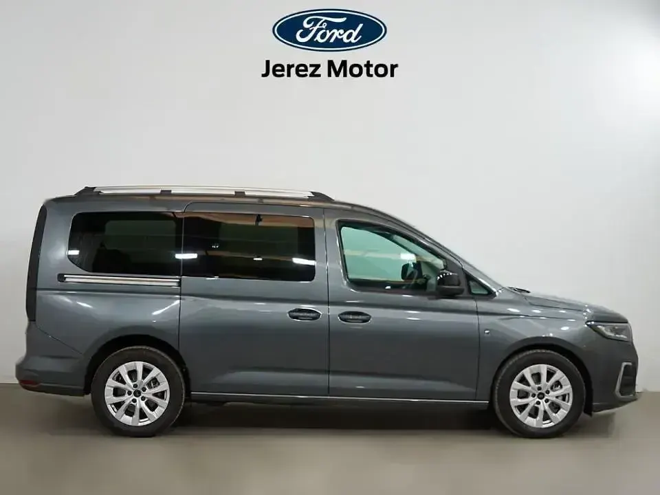Usado Ford Tourneo Connect Titanium 150 CV (110 kW) 2025 Gris Monovolumen