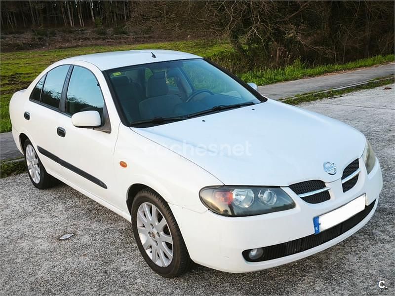 Usado Nissan Almera Acenta 112 CV (82 kW) 2003 Blanco Berlina
