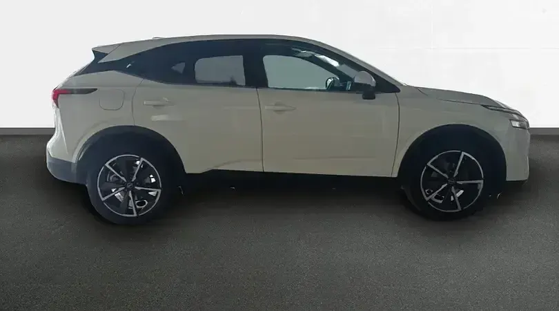 Usado Nissan Qashqai Tekna 140 CV (102 kW) 2022 Lunar white (perlada) SUV