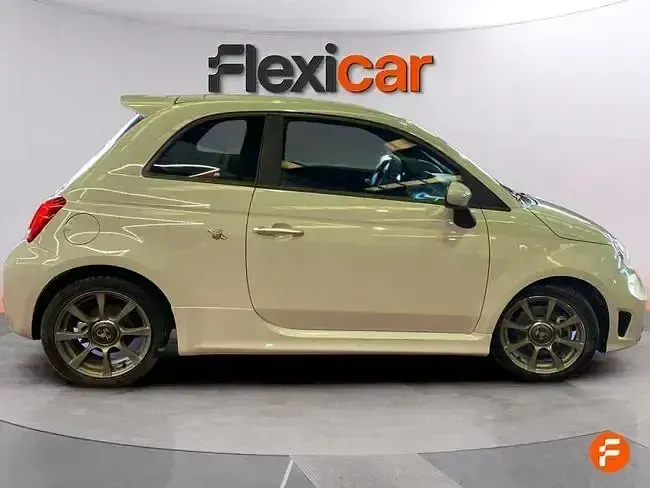 Usado Abarth 595 165 CV (121 kW) 2022 Gris Utilitario