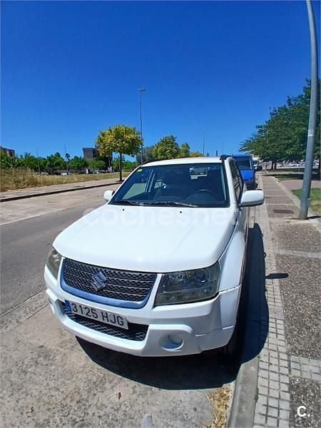 Usado Suzuki Grand Vitara 129 CV (94 kW) 2012 Blanco SUV
