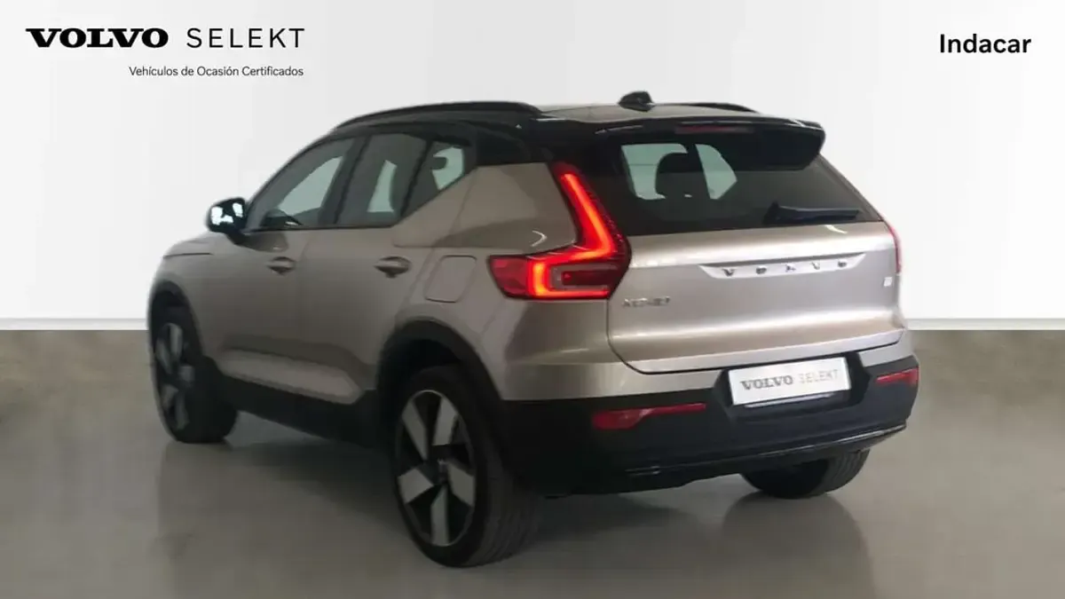 Usado Volvo XC40 Core 169 kW (230 CV) 2022 Beige SUV