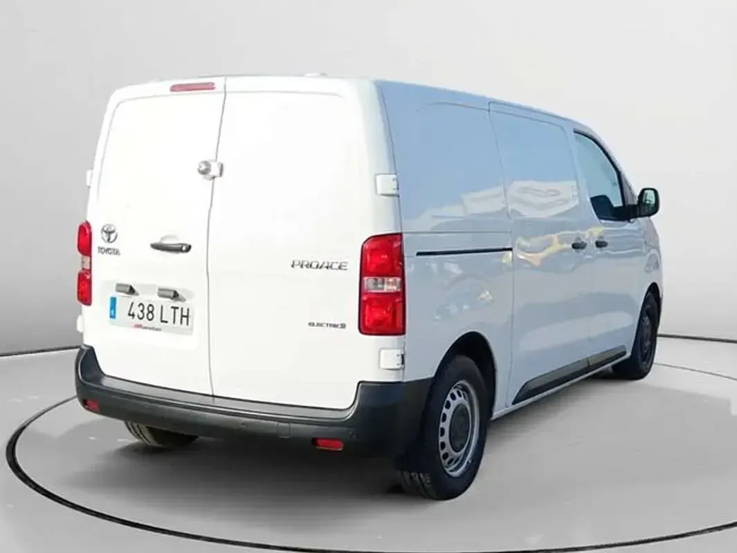 Usado Toyota Proace 100 kW (136 CV) 2021 Blanco Monovolumen