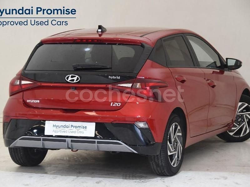 Usado Hyundai i20 100 CV (73 kW) 2025 Granate Berlina