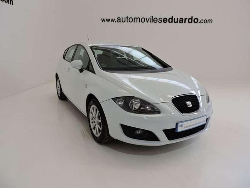 Usado Seat Leon Reference 105 HP (77 kW) 2011 Branco Citadino