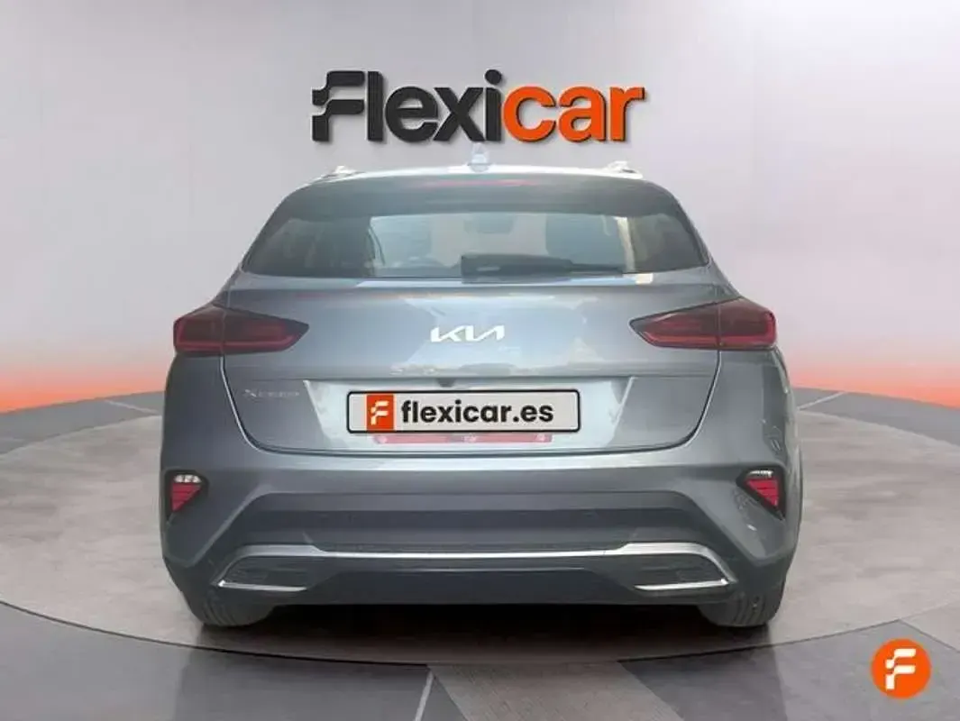Usado Kia XCeed GT-Line 120 CV (88 kW) 2023 Gris SUV