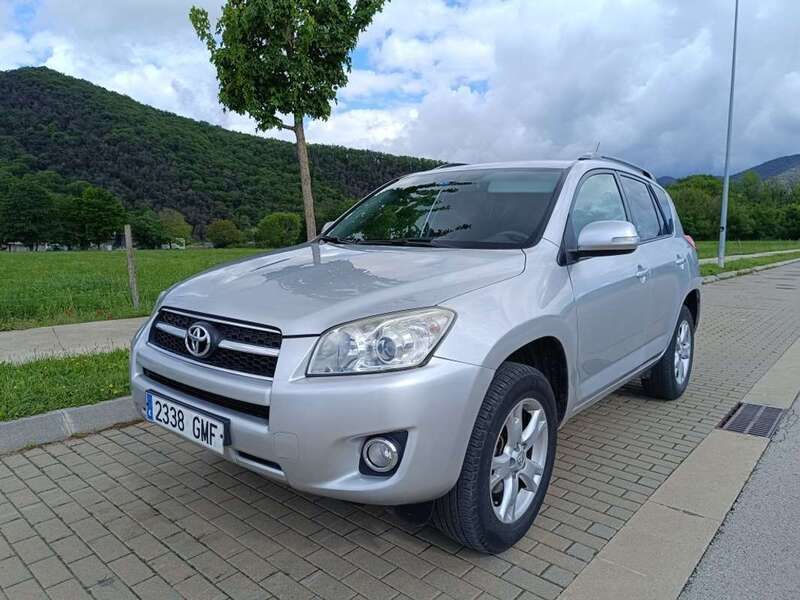 Plateado Usado 2009 Toyota RAV4 Advance SUV | 8500 € (Precio justo) - Imagen 1/4