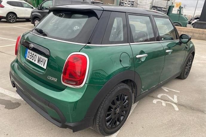 Usado Mini Cooper 137 CV (100 kW) 2023 Verde Utilitario