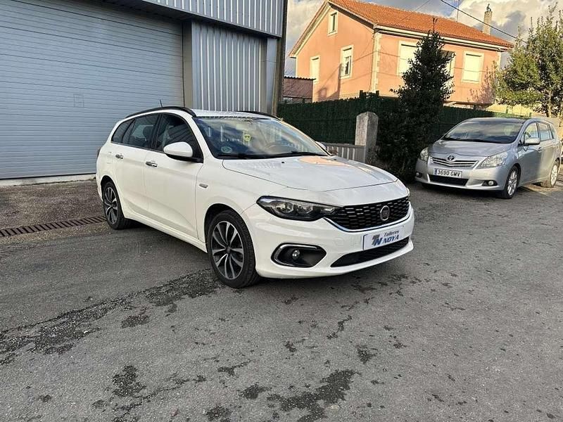 Usado Fiat Tipo Lounge 120 CV (88 kW) 2017 Blanco Familiar