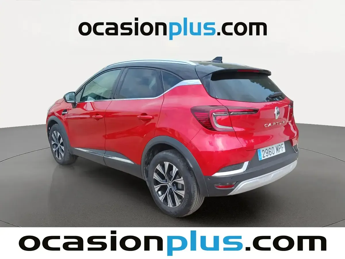 Usado Renault Captur Techno 90 CV (66 kW) 2024 Rojo SUV