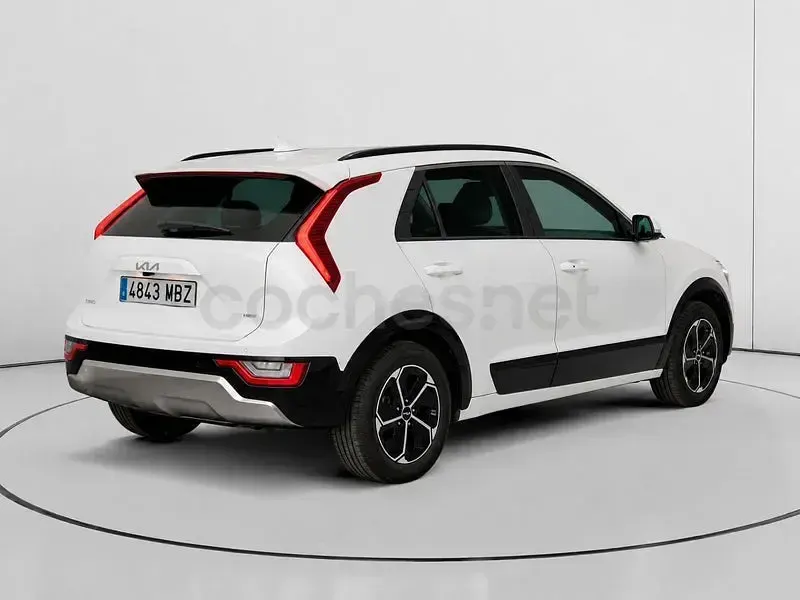 Usado Kia Niro 141 CV (103 kW) 2022 Blanco SUV
