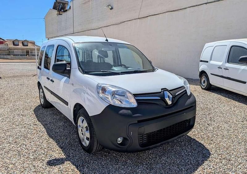 Usado Renault Kangoo 95 CV (69 kW) 2021 Blanco Familiar